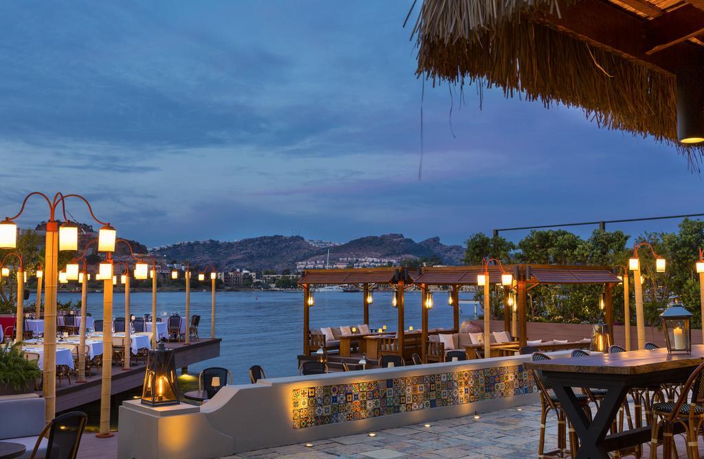 Ristorante sull'acqua, Yalikavak