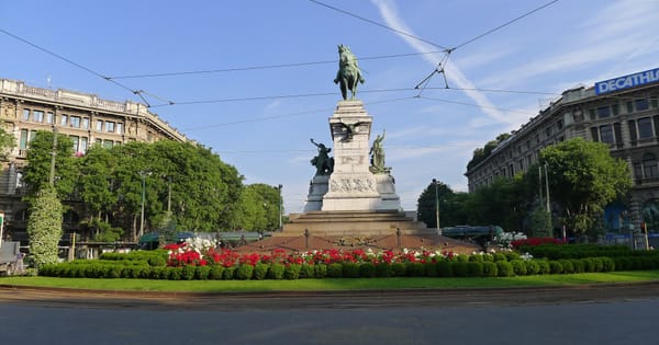 Largo Cairoli, Milano